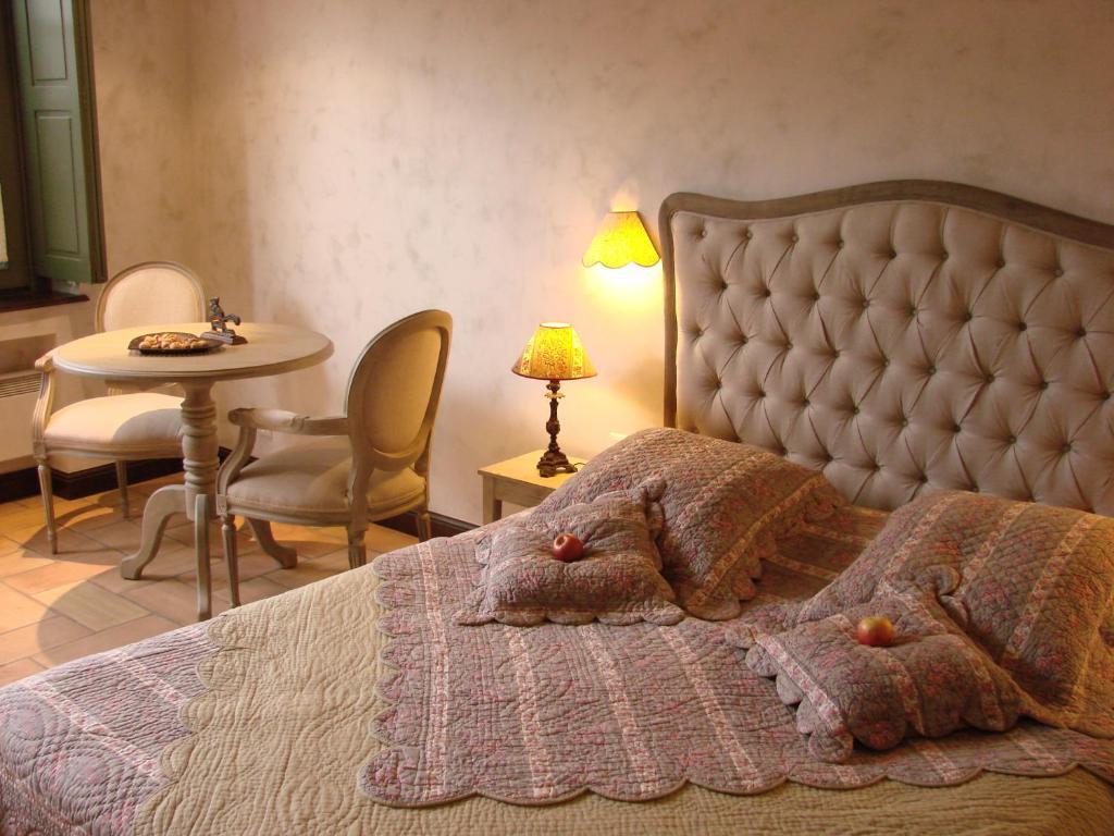 Les Demoiselles De Ladoix Bed & Breakfast Exterior photo